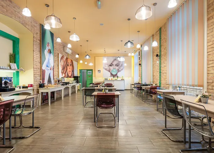 Ξενοδοχείο Full Moon 3*