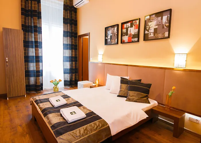 Full Moon Βουδαπέστη