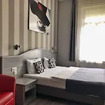 Hotel Full Moon