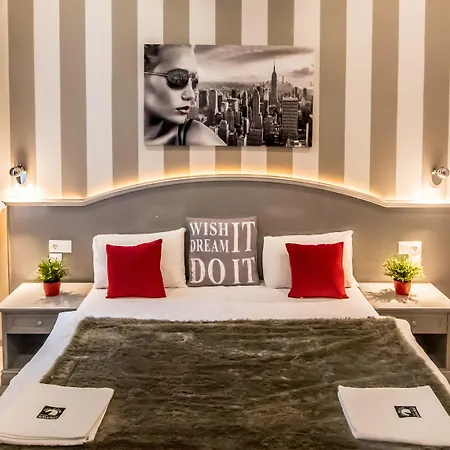 Full Moon 3* Budapest