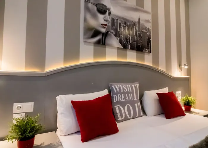 Full Moon 3* Budapest