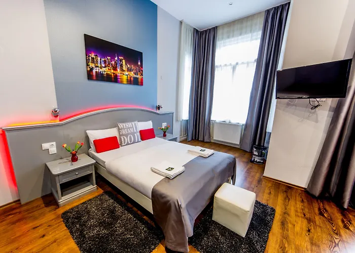 Full Moon 3* Budapest