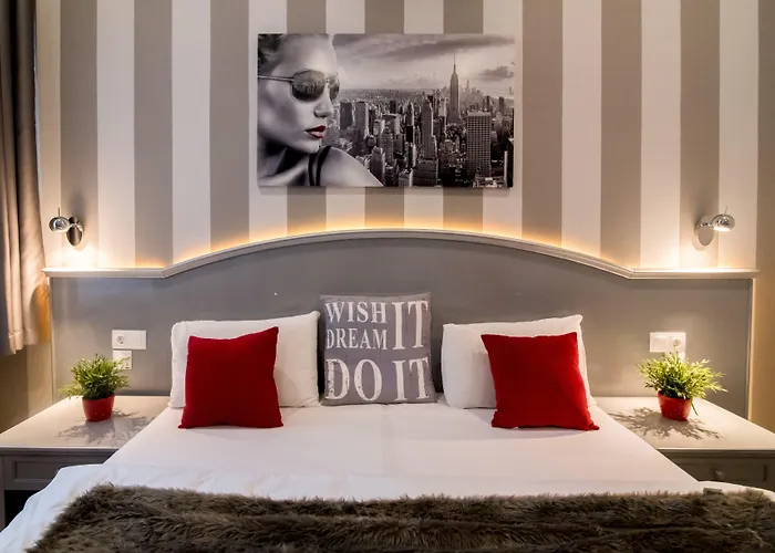 Full Moon 3* Budapest